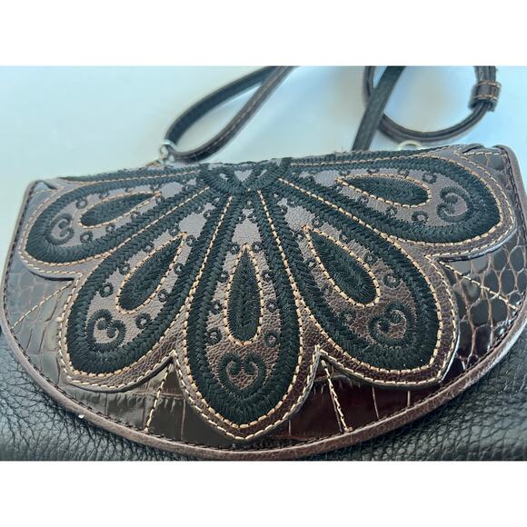 NWOT BRIGHTON 3D Flowered Black Brown Pebble Leather Crossbody Clutch Purse - Picture 1 of 13